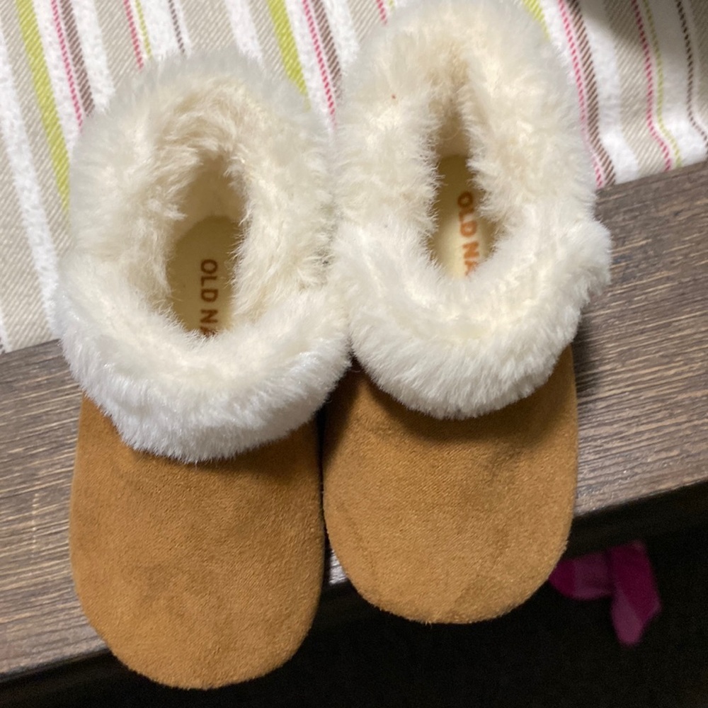 Cute lil boots size 12-18 months